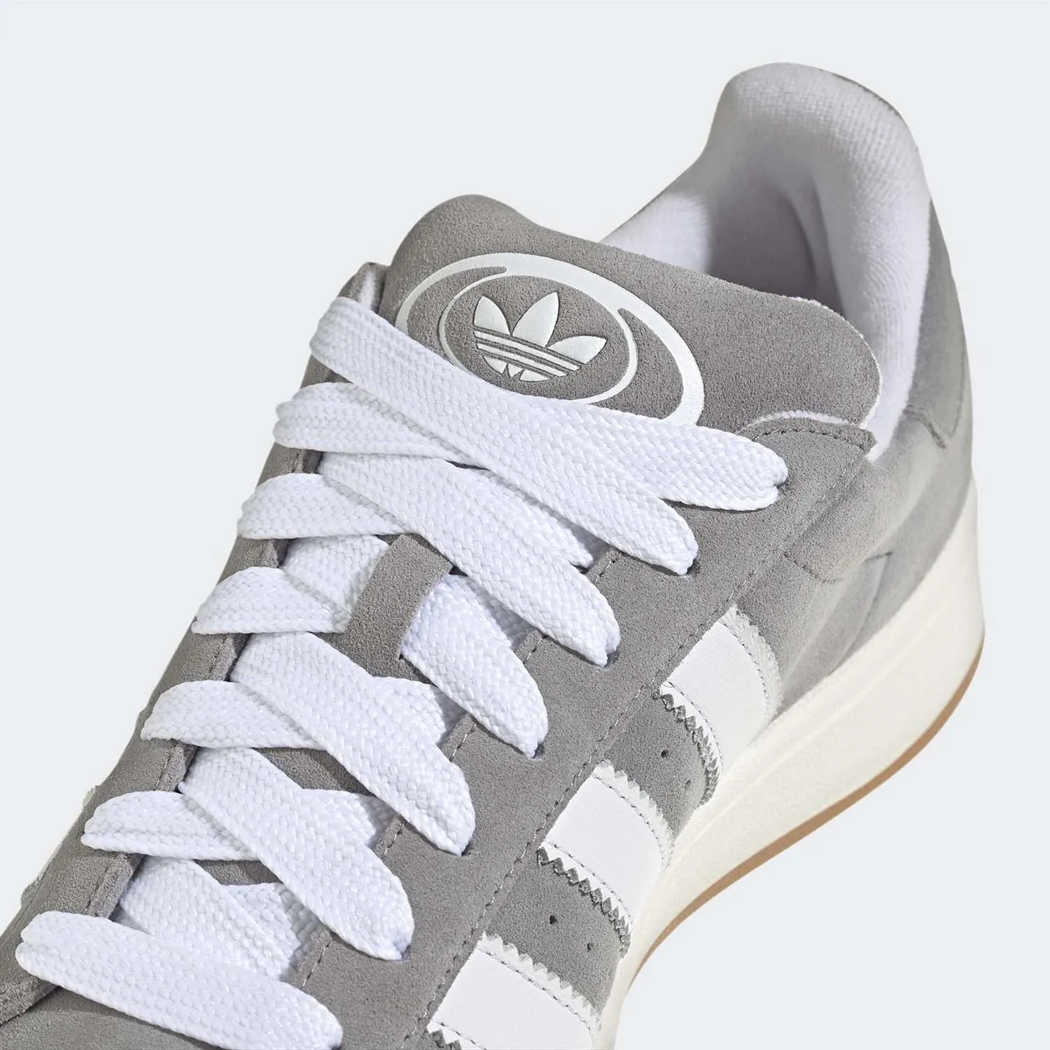 Grey Three, Cloud White, Off White Campus Sneakers for 2000s Style